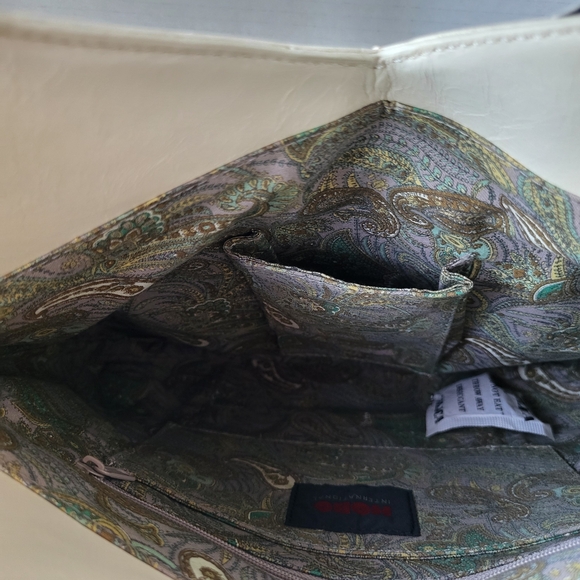 HOBO Cream Wristlet Clutch - Picture 4 of 9